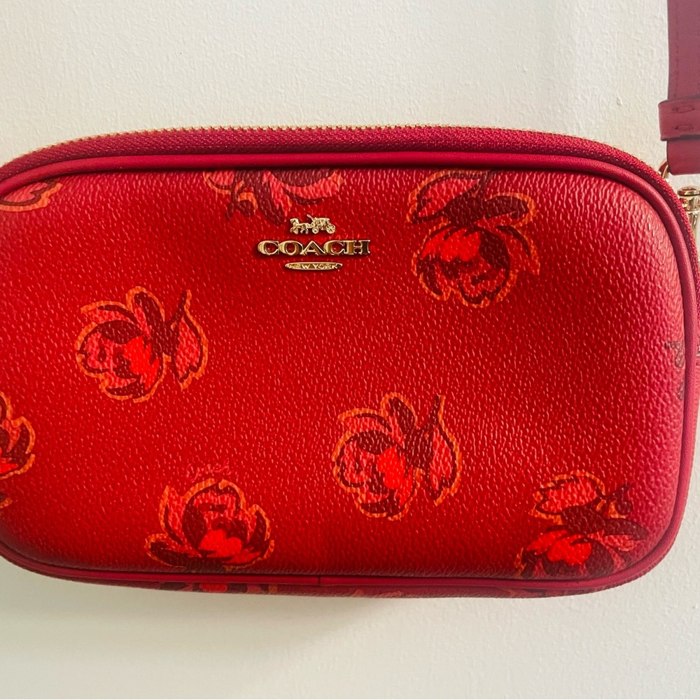 Coach Sadie Crossbody Wrislet with Rose pattern, NWOT